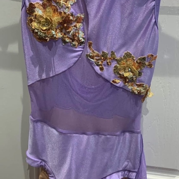 Dance costumes - Picture 1 of 2